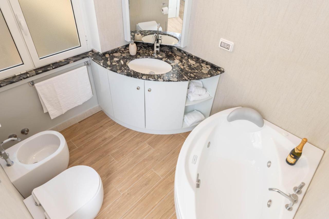 Colosseo Brightful Apartment With Rooftop Roma Exterior foto